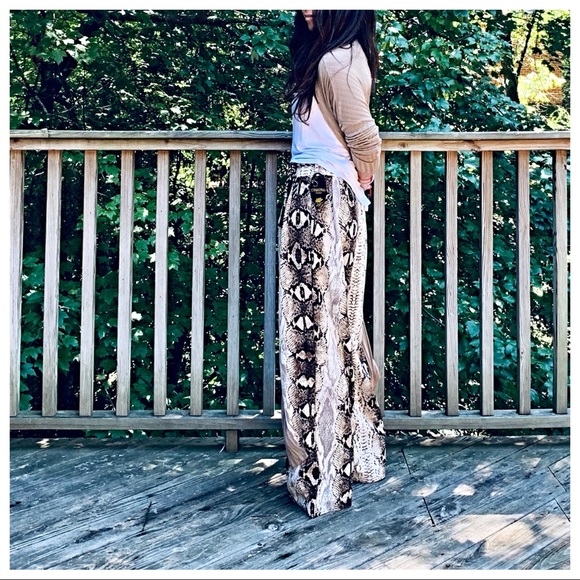 ✨LAST ONE ✨ITALY✨ gorgeous wide leg pants - Picture 5 of 7